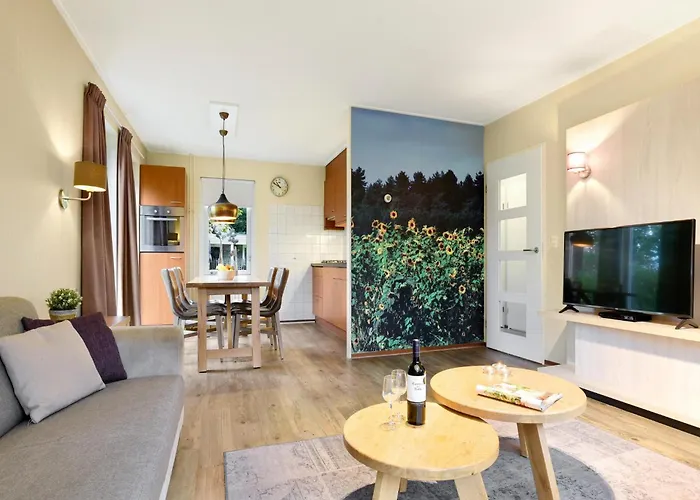 In Brabant With Hot Tub & Sauna Ferienhaus