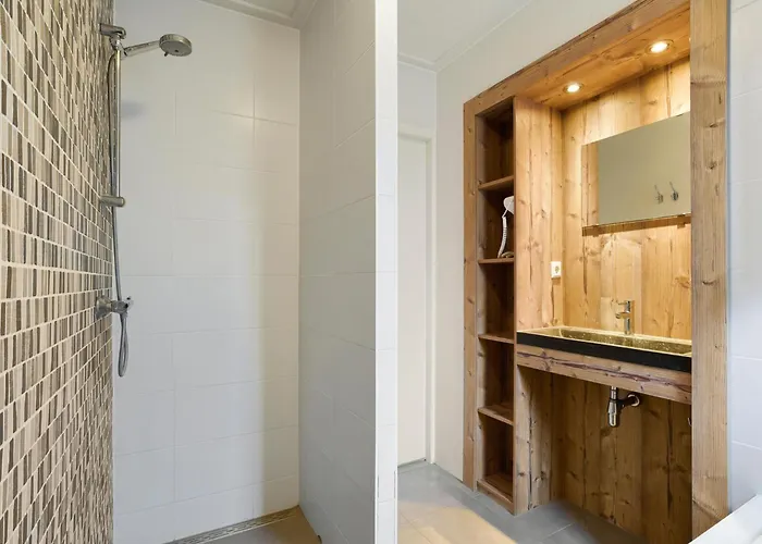 In Brabant With Hot Tub & Sauna Heikant