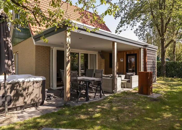 Casa de Férias In Brabant With Hot Tub & Sauna Heikant